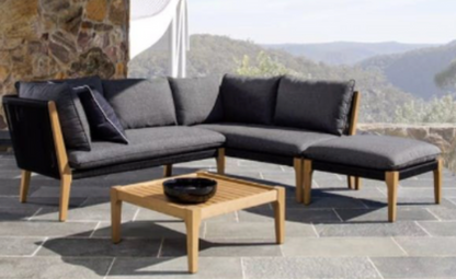 OUTDOOR MODULAR SETTING WITH OTTOMAN AND TABLE