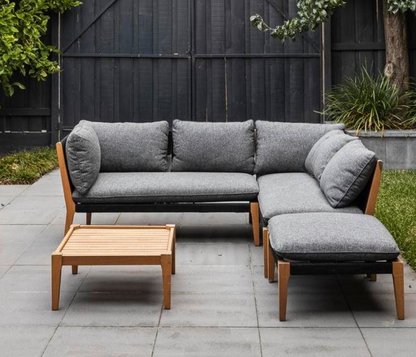 OUTDOOR MODULAR SETTING WITH OTTOMAN AND TABLE